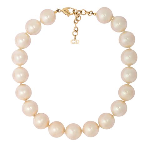 dior pearls necklace